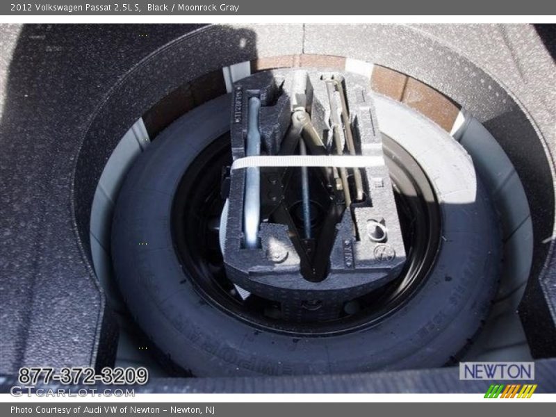 Black / Moonrock Gray 2012 Volkswagen Passat 2.5L S