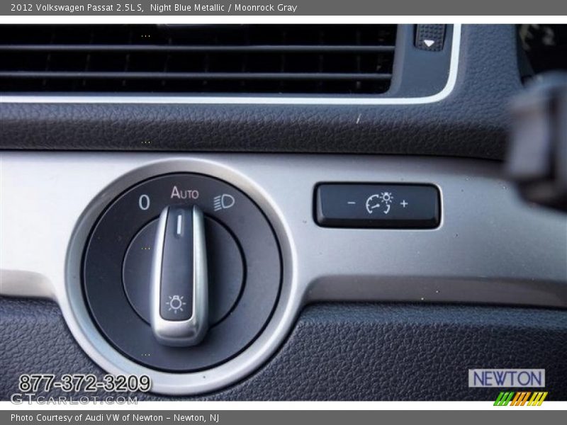 Night Blue Metallic / Moonrock Gray 2012 Volkswagen Passat 2.5L S