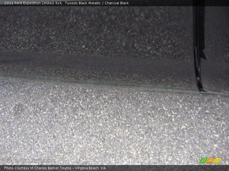 Tuxedo Black Metallic / Charcoal Black 2011 Ford Expedition Limited 4x4