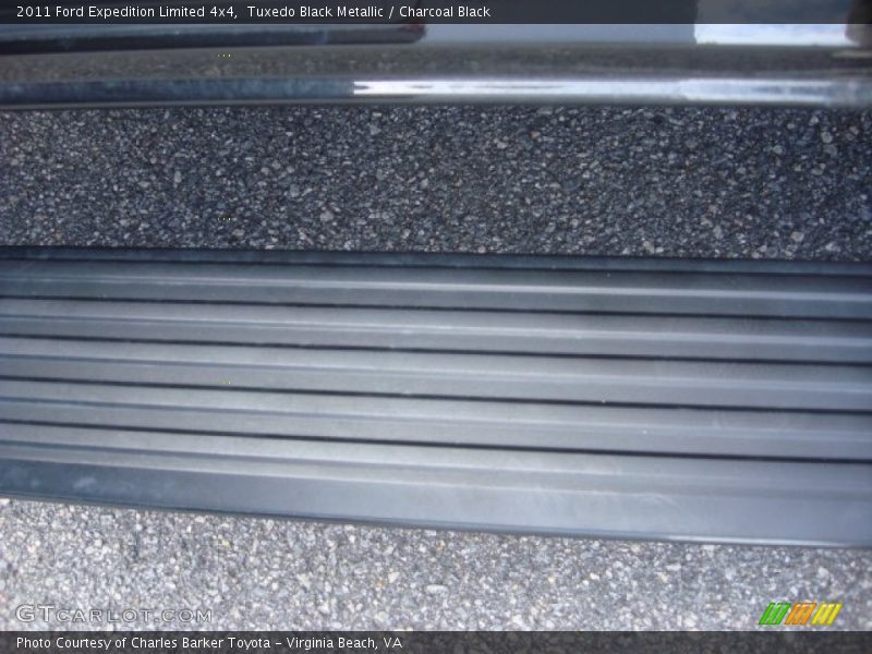 Tuxedo Black Metallic / Charcoal Black 2011 Ford Expedition Limited 4x4