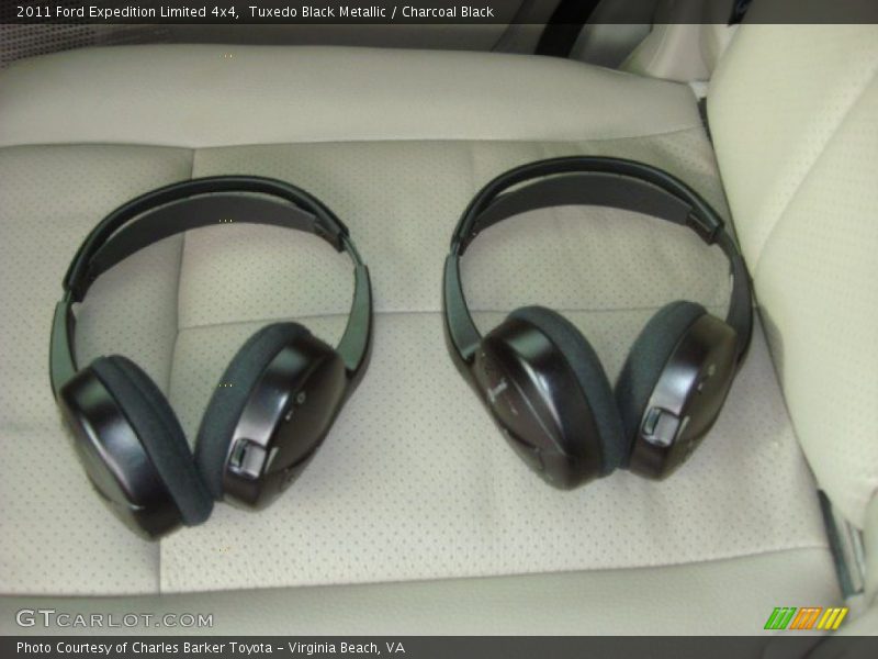 Tuxedo Black Metallic / Charcoal Black 2011 Ford Expedition Limited 4x4