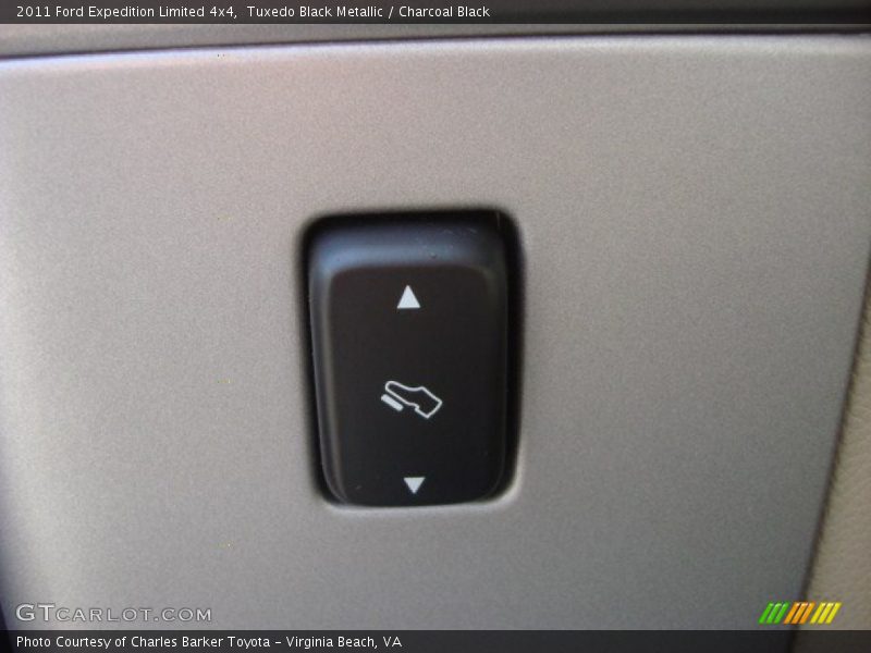 Tuxedo Black Metallic / Charcoal Black 2011 Ford Expedition Limited 4x4