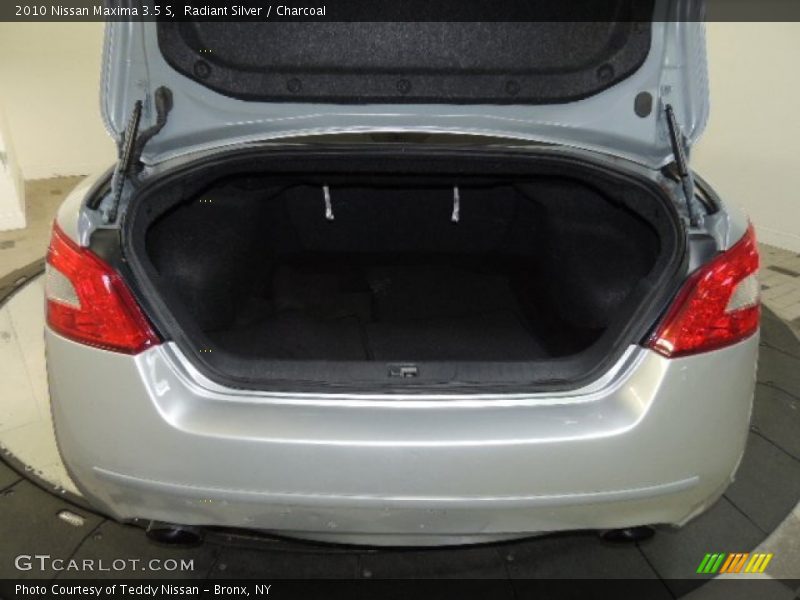 Radiant Silver / Charcoal 2010 Nissan Maxima 3.5 S