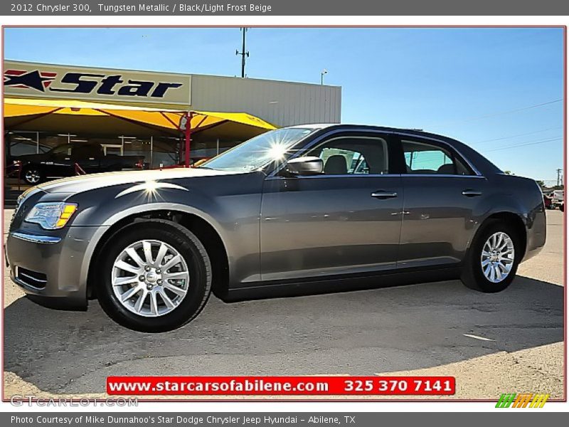 Tungsten Metallic / Black/Light Frost Beige 2012 Chrysler 300