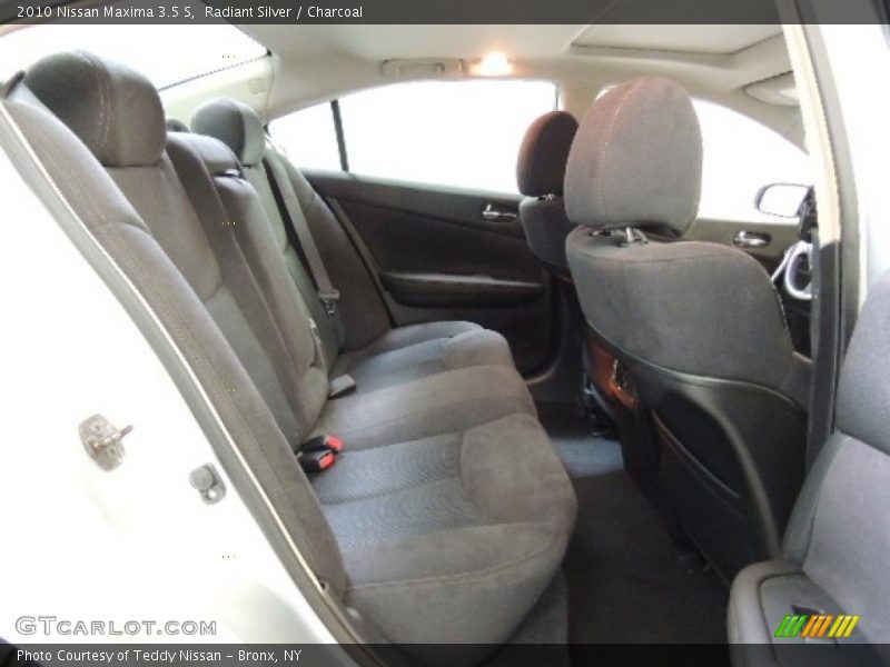 Radiant Silver / Charcoal 2010 Nissan Maxima 3.5 S
