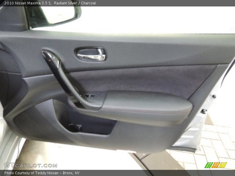 Radiant Silver / Charcoal 2010 Nissan Maxima 3.5 S