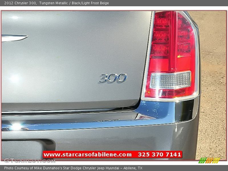 Tungsten Metallic / Black/Light Frost Beige 2012 Chrysler 300
