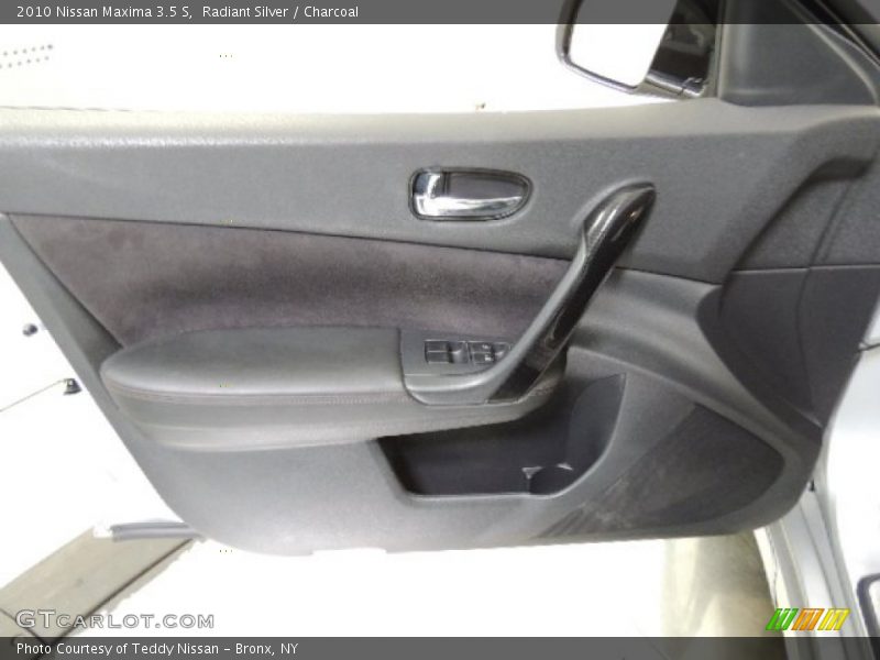 Radiant Silver / Charcoal 2010 Nissan Maxima 3.5 S