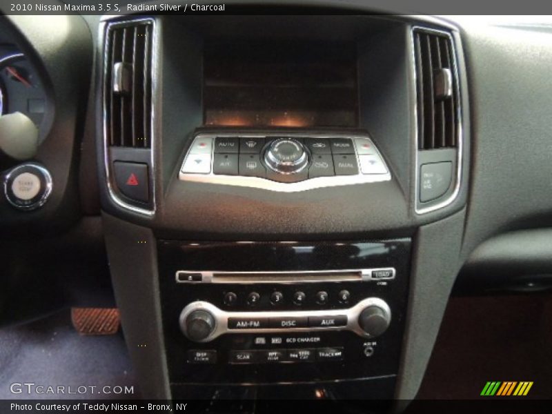 Radiant Silver / Charcoal 2010 Nissan Maxima 3.5 S