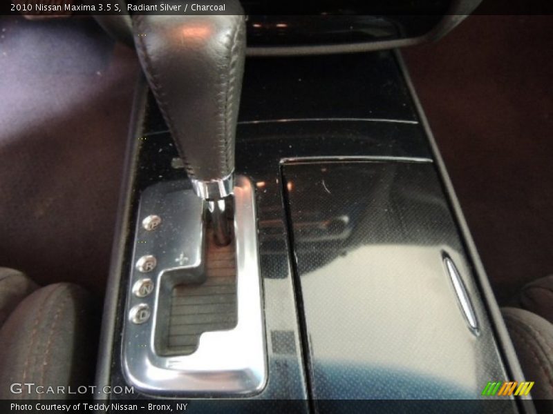 Radiant Silver / Charcoal 2010 Nissan Maxima 3.5 S