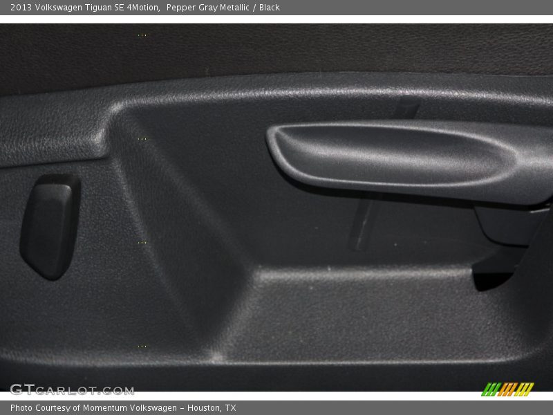 Pepper Gray Metallic / Black 2013 Volkswagen Tiguan SE 4Motion