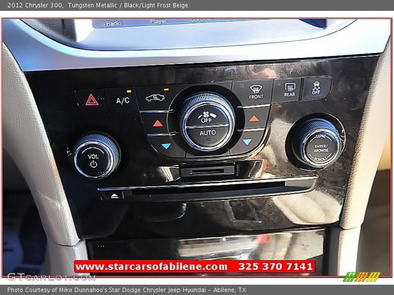 Tungsten Metallic / Black/Light Frost Beige 2012 Chrysler 300