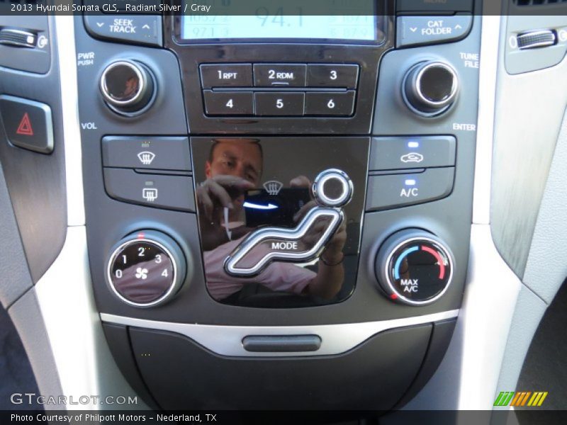 Radiant Silver / Gray 2013 Hyundai Sonata GLS
