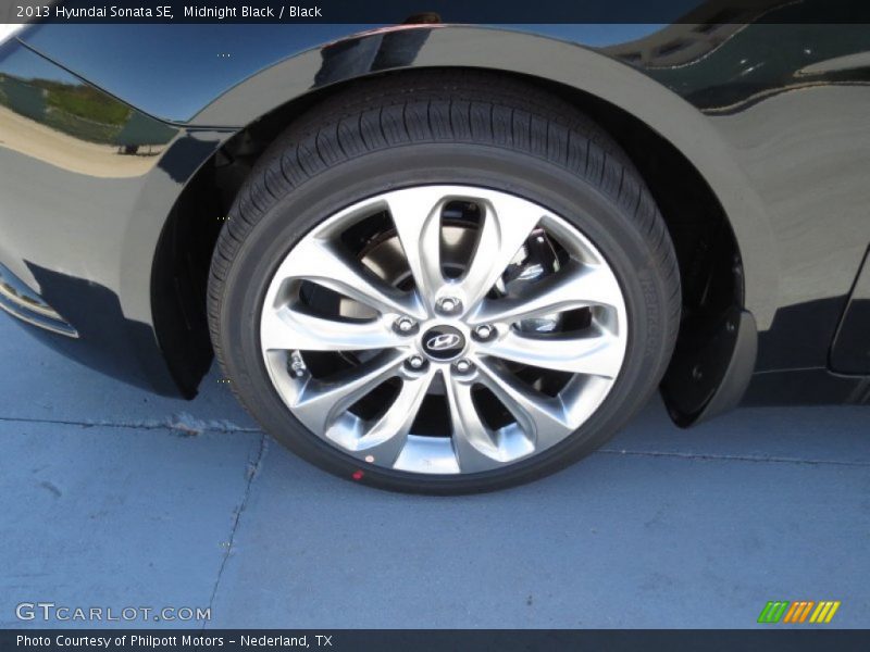 Midnight Black / Black 2013 Hyundai Sonata SE