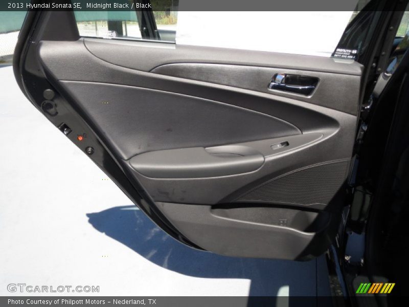 Midnight Black / Black 2013 Hyundai Sonata SE