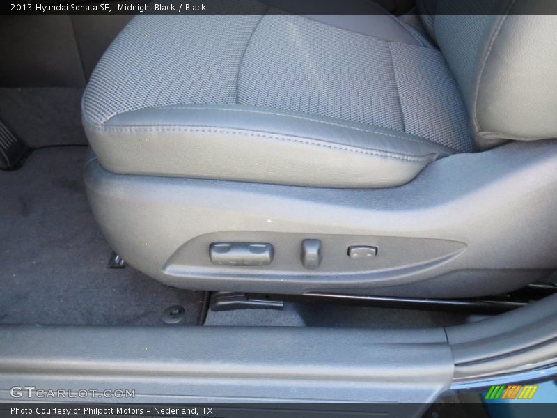 Midnight Black / Black 2013 Hyundai Sonata SE