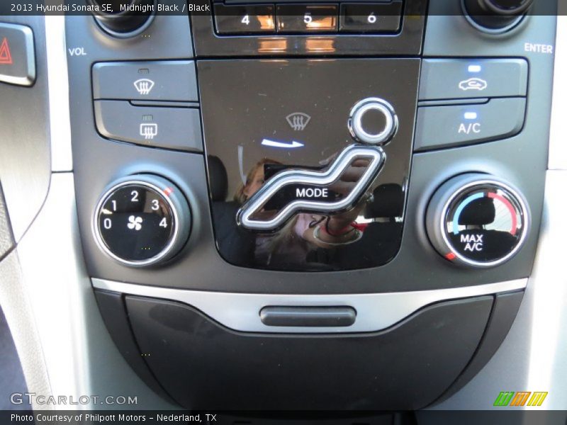 Midnight Black / Black 2013 Hyundai Sonata SE