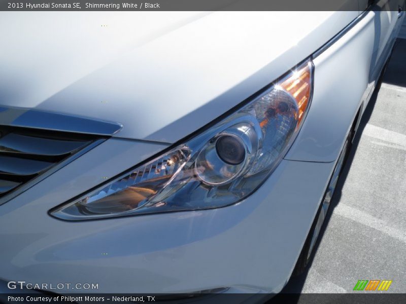 Shimmering White / Black 2013 Hyundai Sonata SE