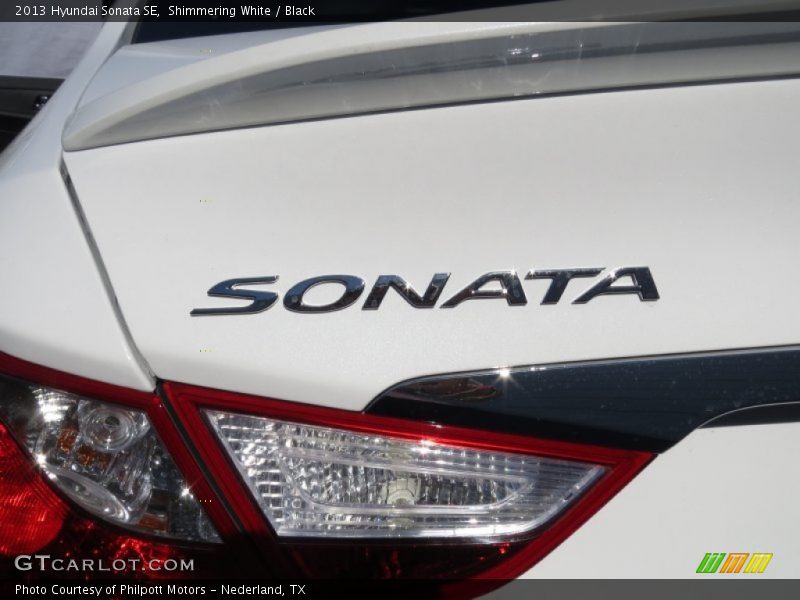 Shimmering White / Black 2013 Hyundai Sonata SE