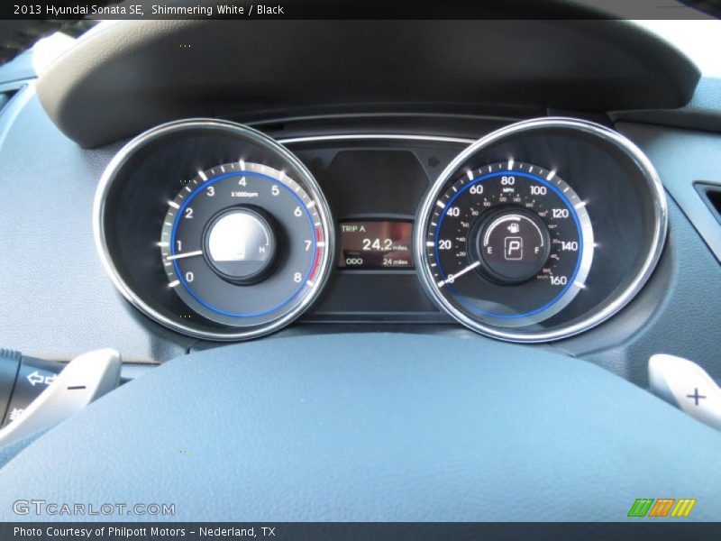 Shimmering White / Black 2013 Hyundai Sonata SE