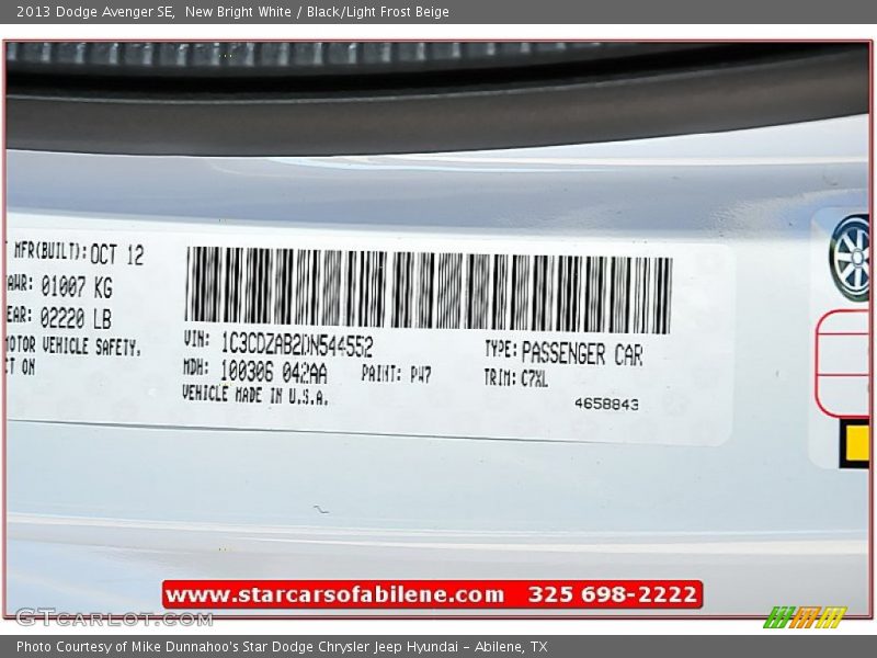 New Bright White / Black/Light Frost Beige 2013 Dodge Avenger SE