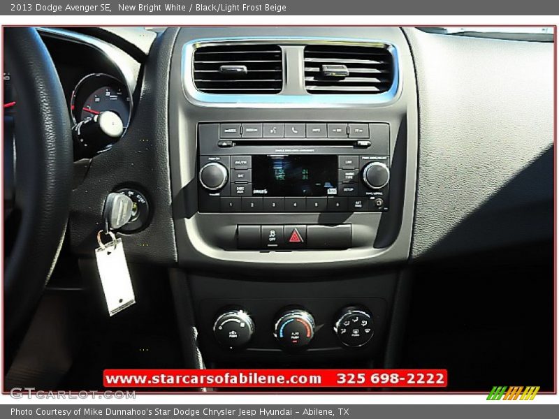 New Bright White / Black/Light Frost Beige 2013 Dodge Avenger SE