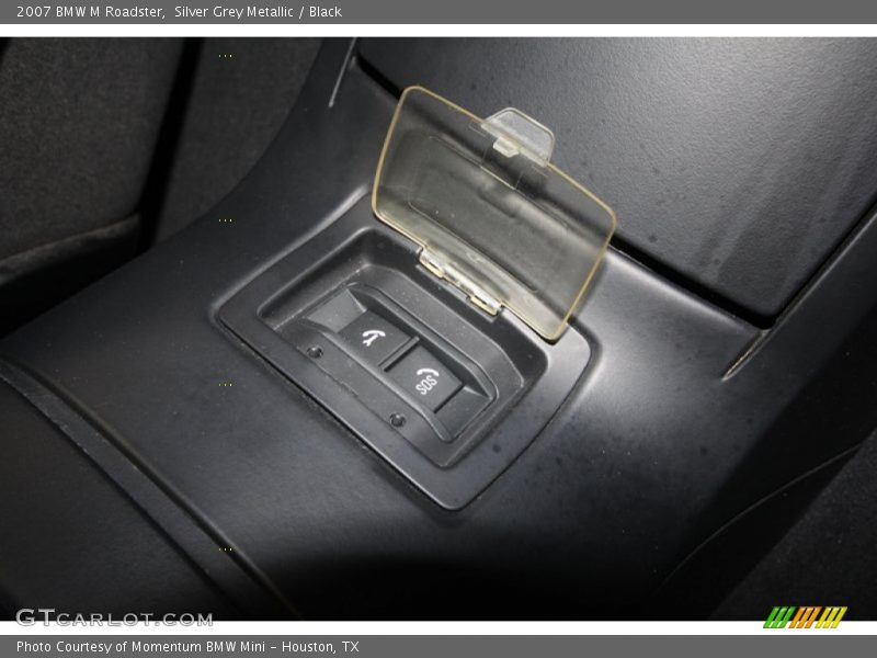 Controls of 2007 M Roadster