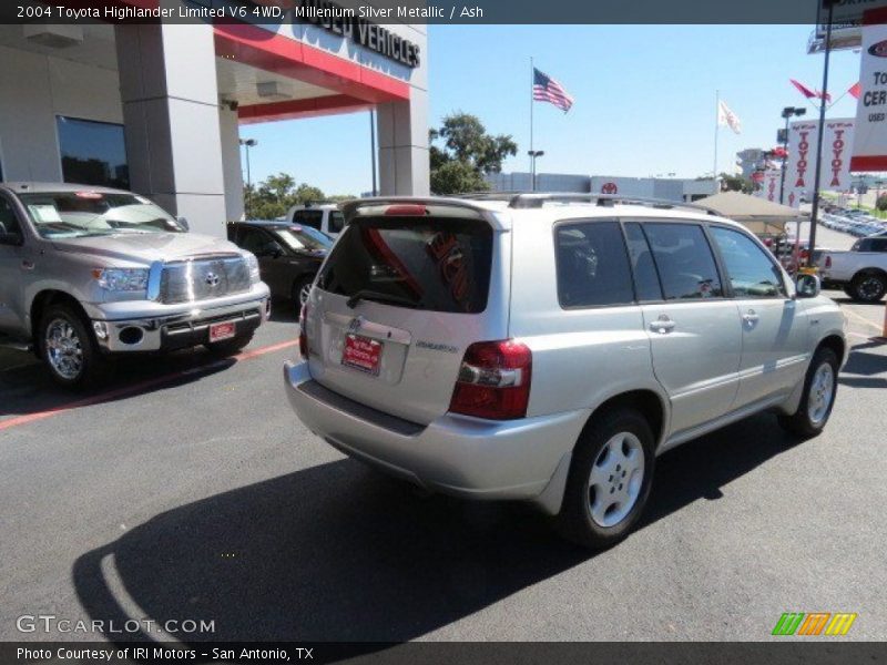Millenium Silver Metallic / Ash 2004 Toyota Highlander Limited V6 4WD