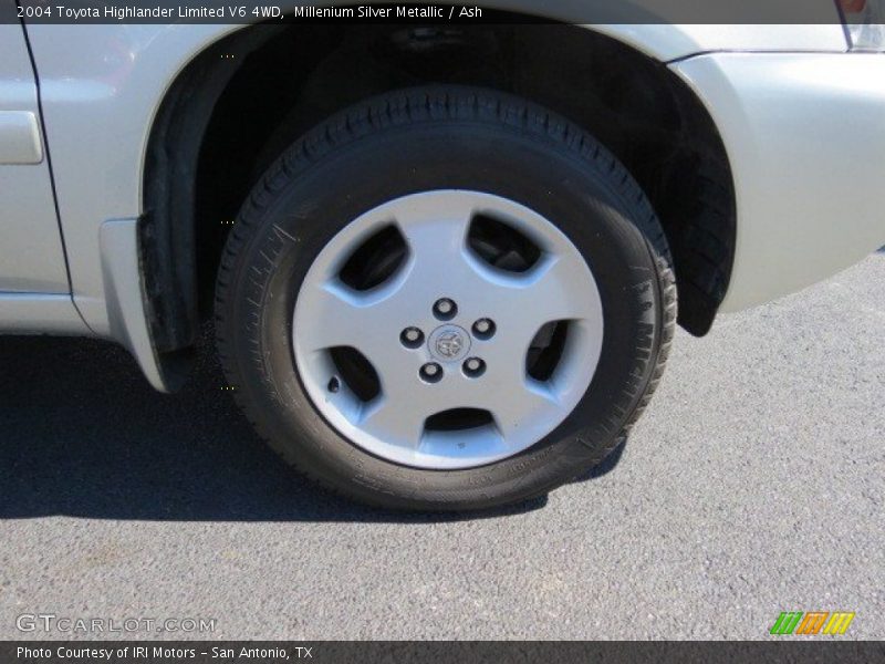 Millenium Silver Metallic / Ash 2004 Toyota Highlander Limited V6 4WD