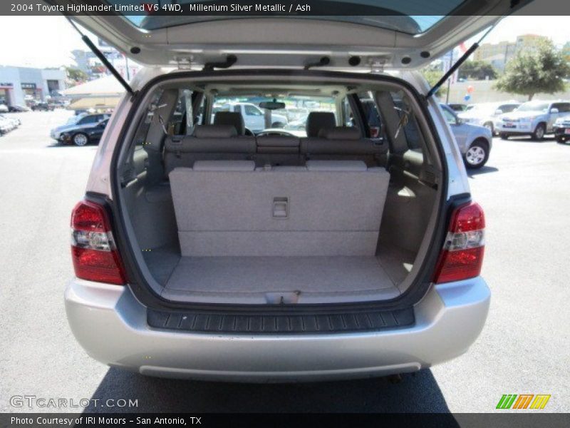 Millenium Silver Metallic / Ash 2004 Toyota Highlander Limited V6 4WD
