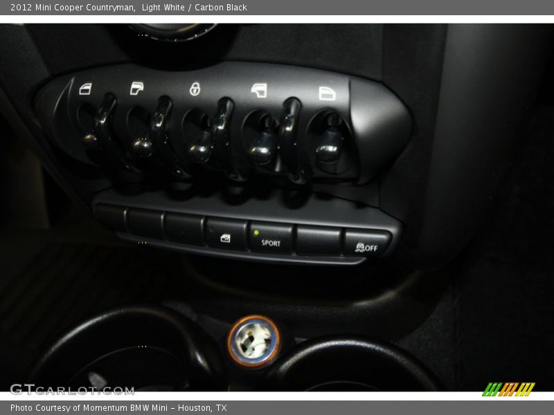 Light White / Carbon Black 2012 Mini Cooper Countryman