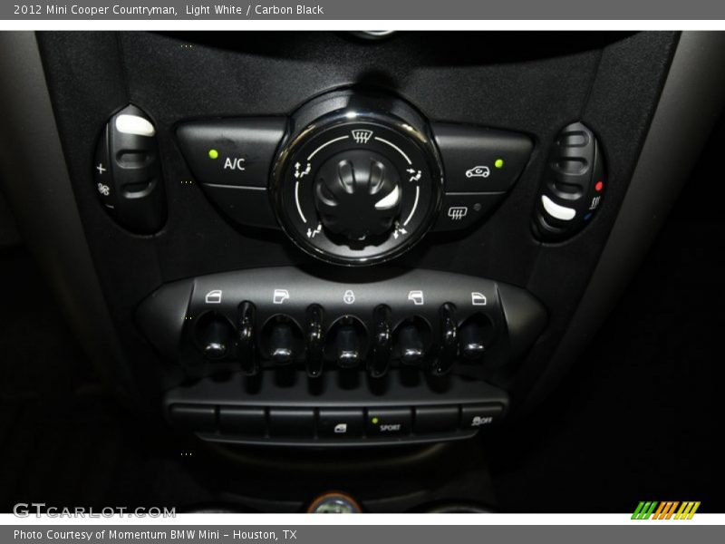 Light White / Carbon Black 2012 Mini Cooper Countryman
