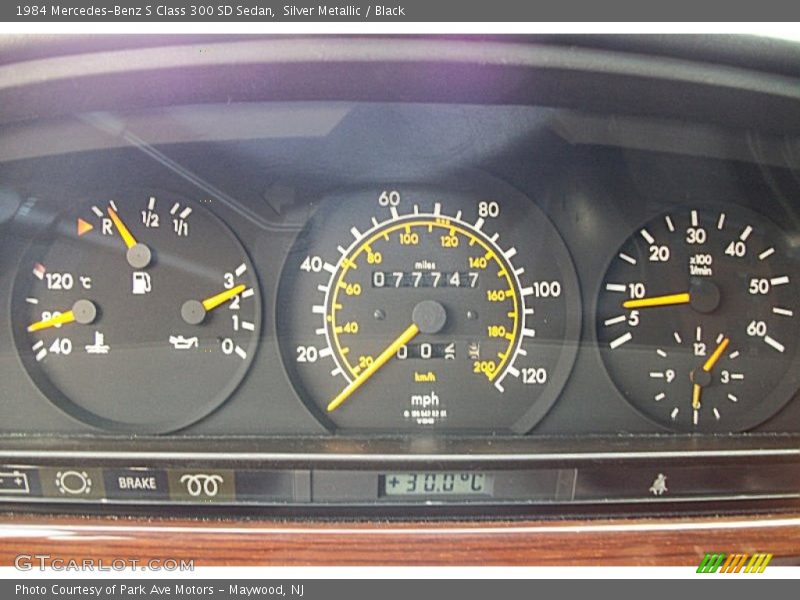  1984 S Class 300 SD Sedan 300 SD Sedan Gauges