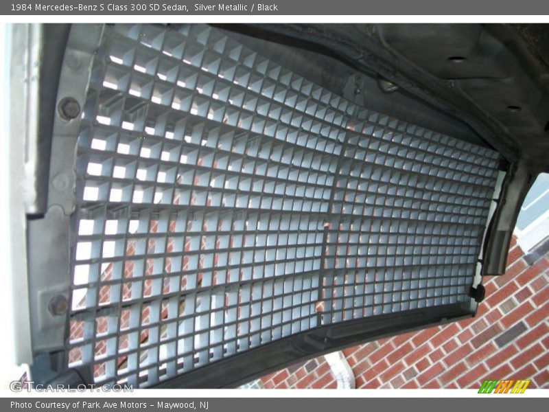Silver Metallic / Black 1984 Mercedes-Benz S Class 300 SD Sedan