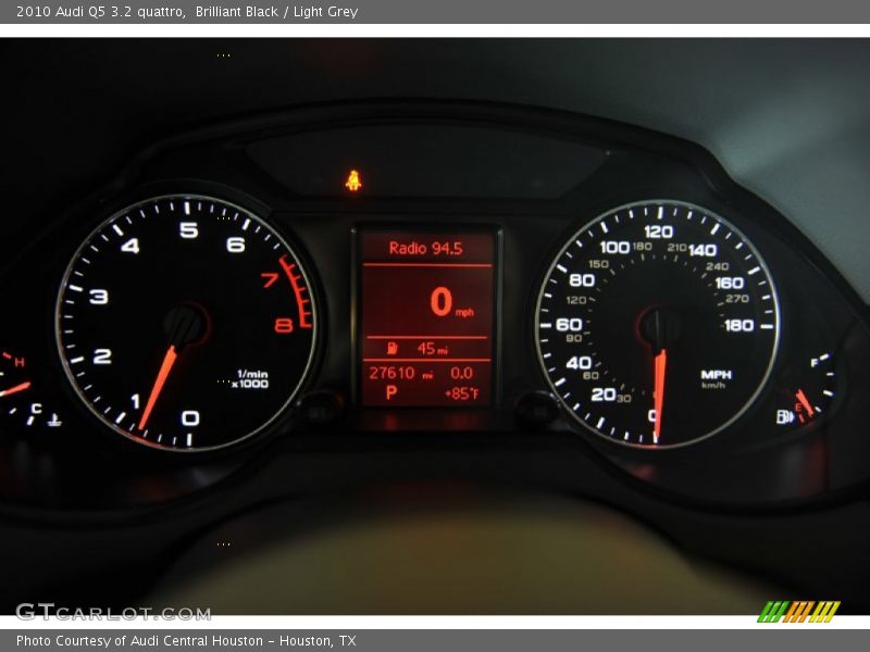 Brilliant Black / Light Grey 2010 Audi Q5 3.2 quattro