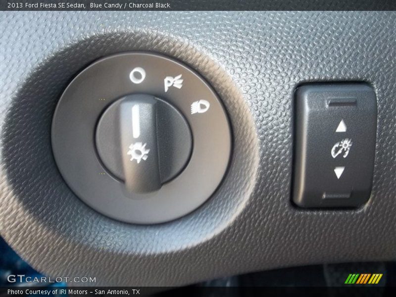 Blue Candy / Charcoal Black 2013 Ford Fiesta SE Sedan