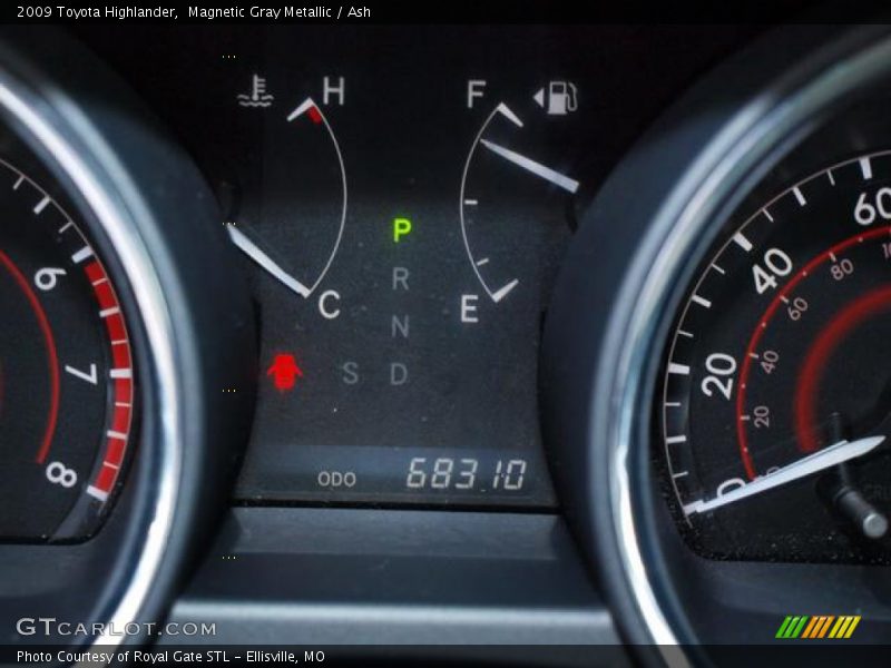 Magnetic Gray Metallic / Ash 2009 Toyota Highlander