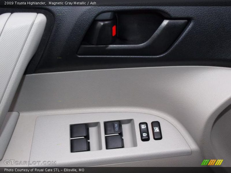 Magnetic Gray Metallic / Ash 2009 Toyota Highlander
