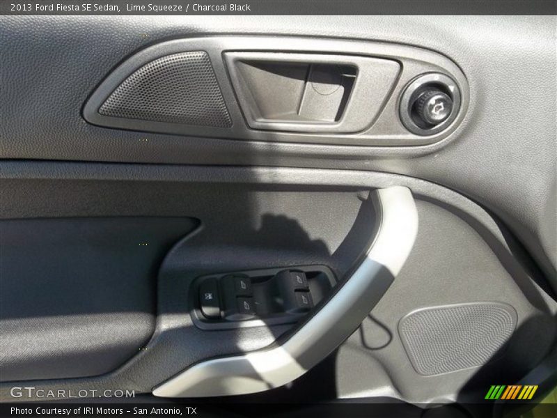 Lime Squeeze / Charcoal Black 2013 Ford Fiesta SE Sedan