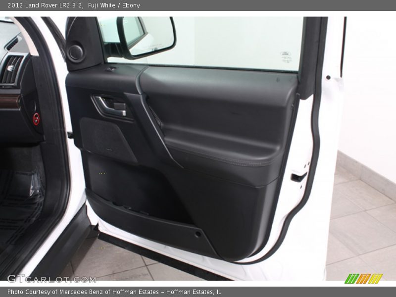 Fuji White / Ebony 2012 Land Rover LR2 3.2