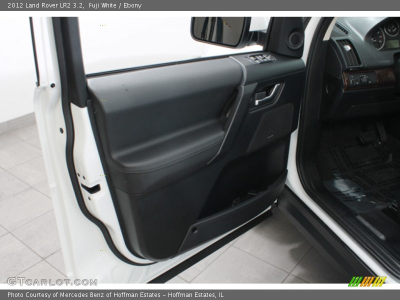 Fuji White / Ebony 2012 Land Rover LR2 3.2