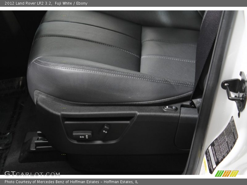 Fuji White / Ebony 2012 Land Rover LR2 3.2