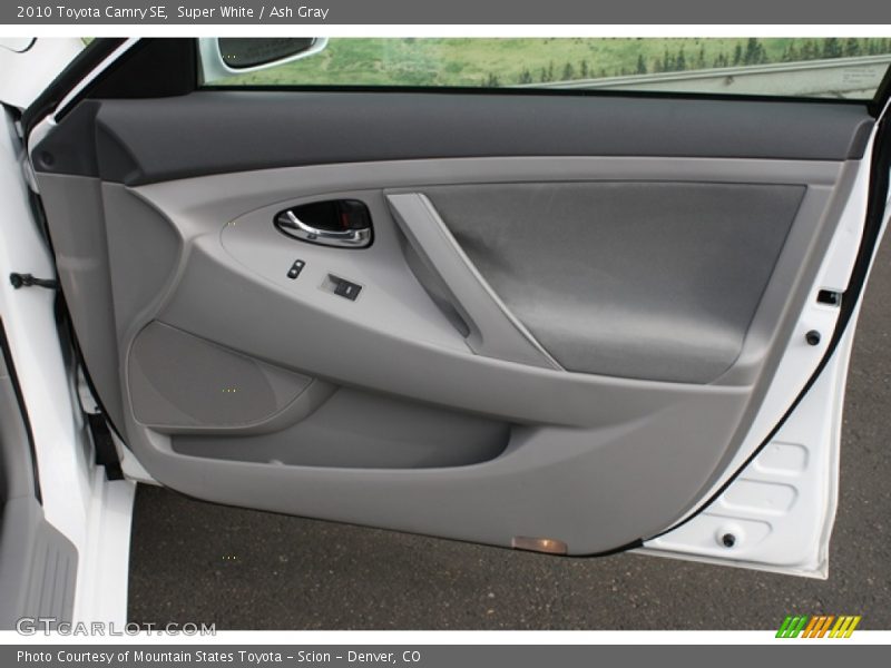 Super White / Ash Gray 2010 Toyota Camry SE
