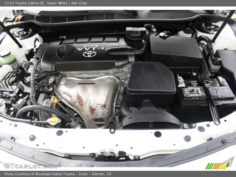 Super White / Ash Gray 2010 Toyota Camry SE