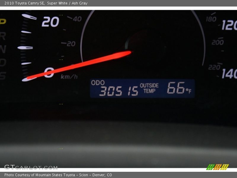 Super White / Ash Gray 2010 Toyota Camry SE