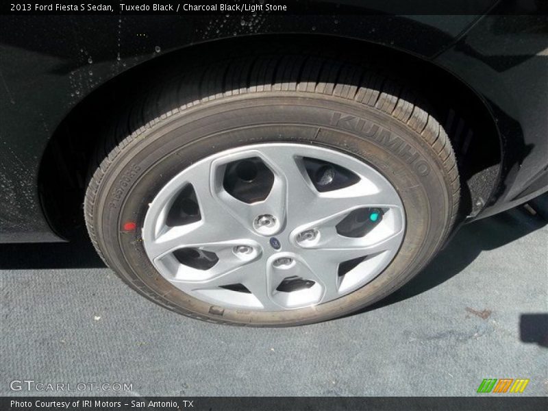 Tuxedo Black / Charcoal Black/Light Stone 2013 Ford Fiesta S Sedan