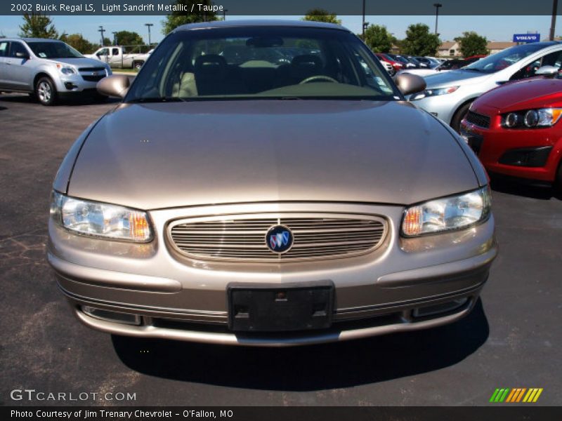 Light Sandrift Metallic / Taupe 2002 Buick Regal LS
