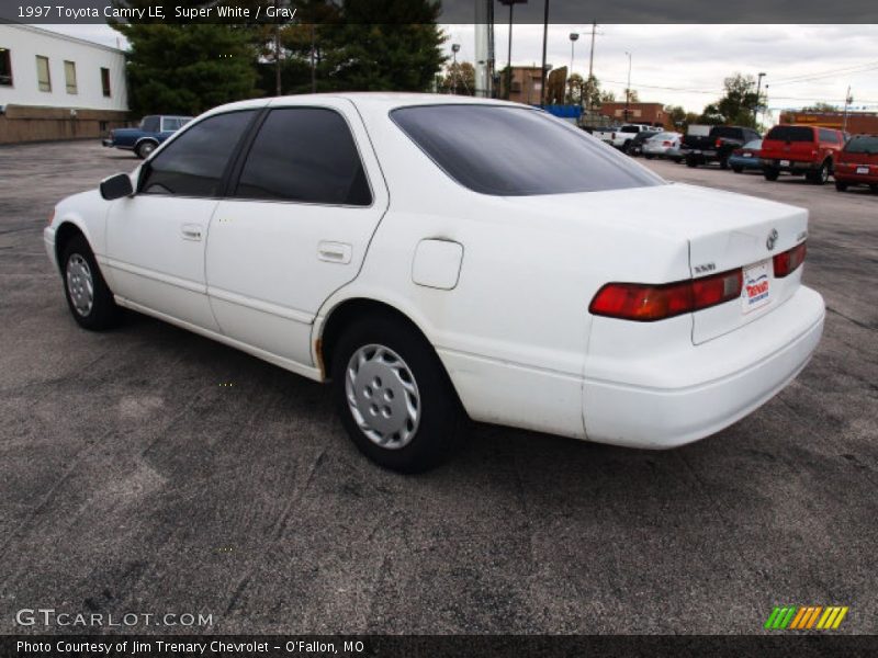 Super White / Gray 1997 Toyota Camry LE