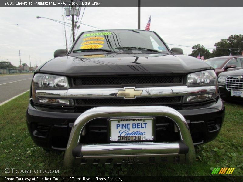 Black / Light Gray 2006 Chevrolet TrailBlazer LS 4x4