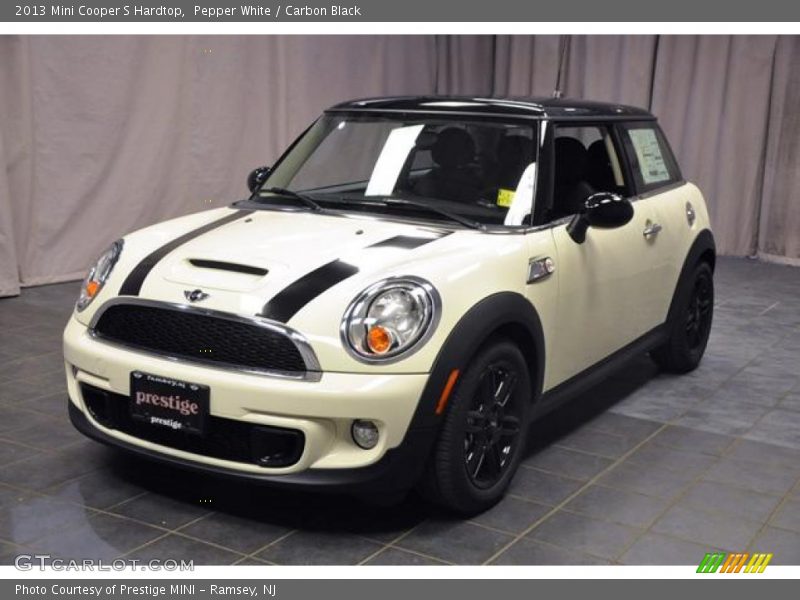 Pepper White / Carbon Black 2013 Mini Cooper S Hardtop
